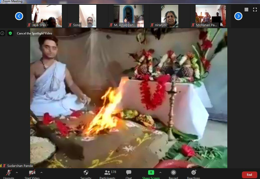 vdskerala's tweet photo. With the blessing of Gurudev @SriSri Ravishankar Ji @vdskerala  Conducted first Online Karkidaka Masa (Shravan Masa) Dhanwanthri Homa on 19th July 2020. https://t.co/rN8mGlqbVV
