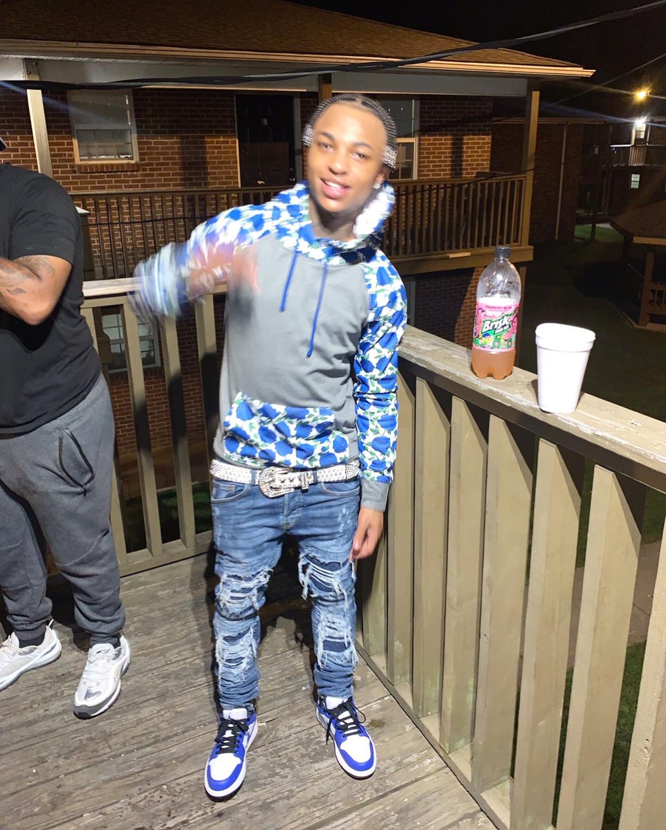 CamThaDon4's tweet photo. Told that bit ima king so that’s how she treat me 🅿️ #CrippinOnEm #LMM #OTH4L https://t.co/z78rlllpwv