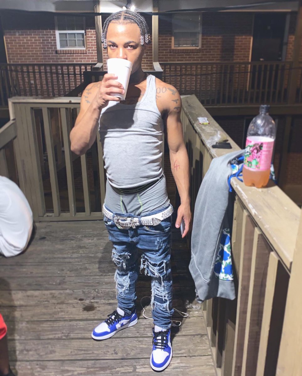 CamThaDon4's tweet photo. Told that bit ima king so that’s how she treat me 🅿️ #CrippinOnEm #LMM #OTH4L https://t.co/z78rlllpwv
