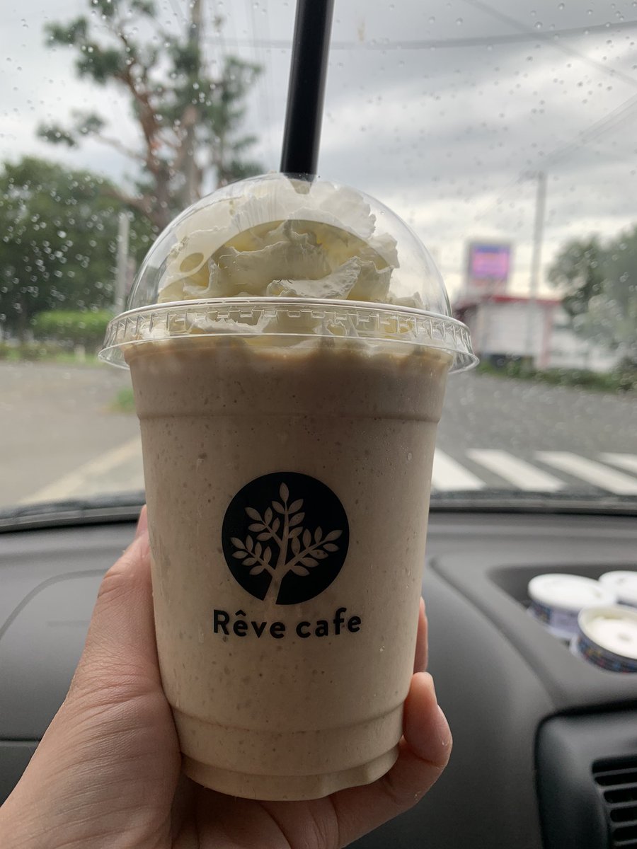 elizabeth31k's tweet photo. Reve cafeのコーヒーフルラートと、パストラミ&amp;カマンベールのカスクート😆
この前からここのフルラートがお気に入りです😆
#北見市　#Revecafe #フルラート https://t.co/0QHzm54W8P