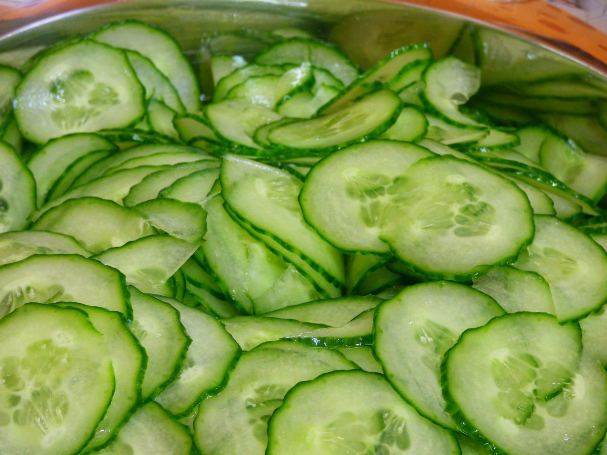 NutritionOrgUK's tweet photo. Cucumbers are in season in the UK this month - because of their high water content the inside temperature of a cucumber stays much cooler than the outside air. Great for staying cool and helping to hydrate in the hot weather! https://t.co/6vfuAH2Vt3