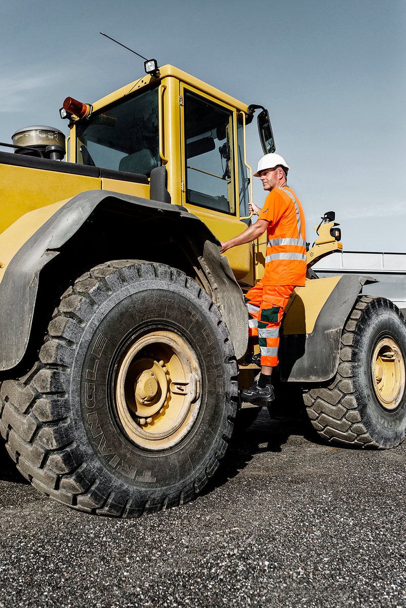CladSafety's tweet photo. It looks like the high temperatures in the UK are set to remain this week. With many people now back or returning to work, do your staff have the appropriate clothing to keep them cool and protected during the warm weather?

https://t.co/rux1rr3bpr https://t.co/YTe6R0zQND
