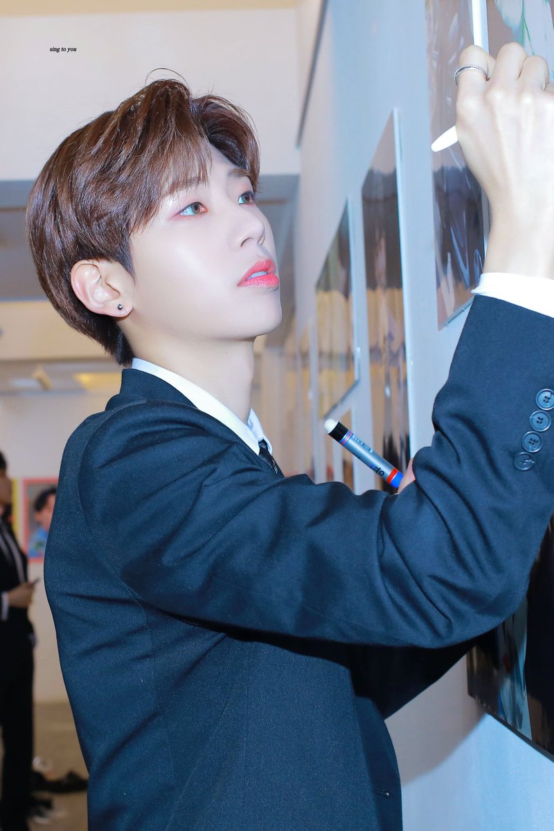 200801

얼굴이 주먹만하네..🥺

#디원스 #D1CE #정유준 #유준 #준나니 <a href="/officialD1CE/">디원스 D1CE</a>