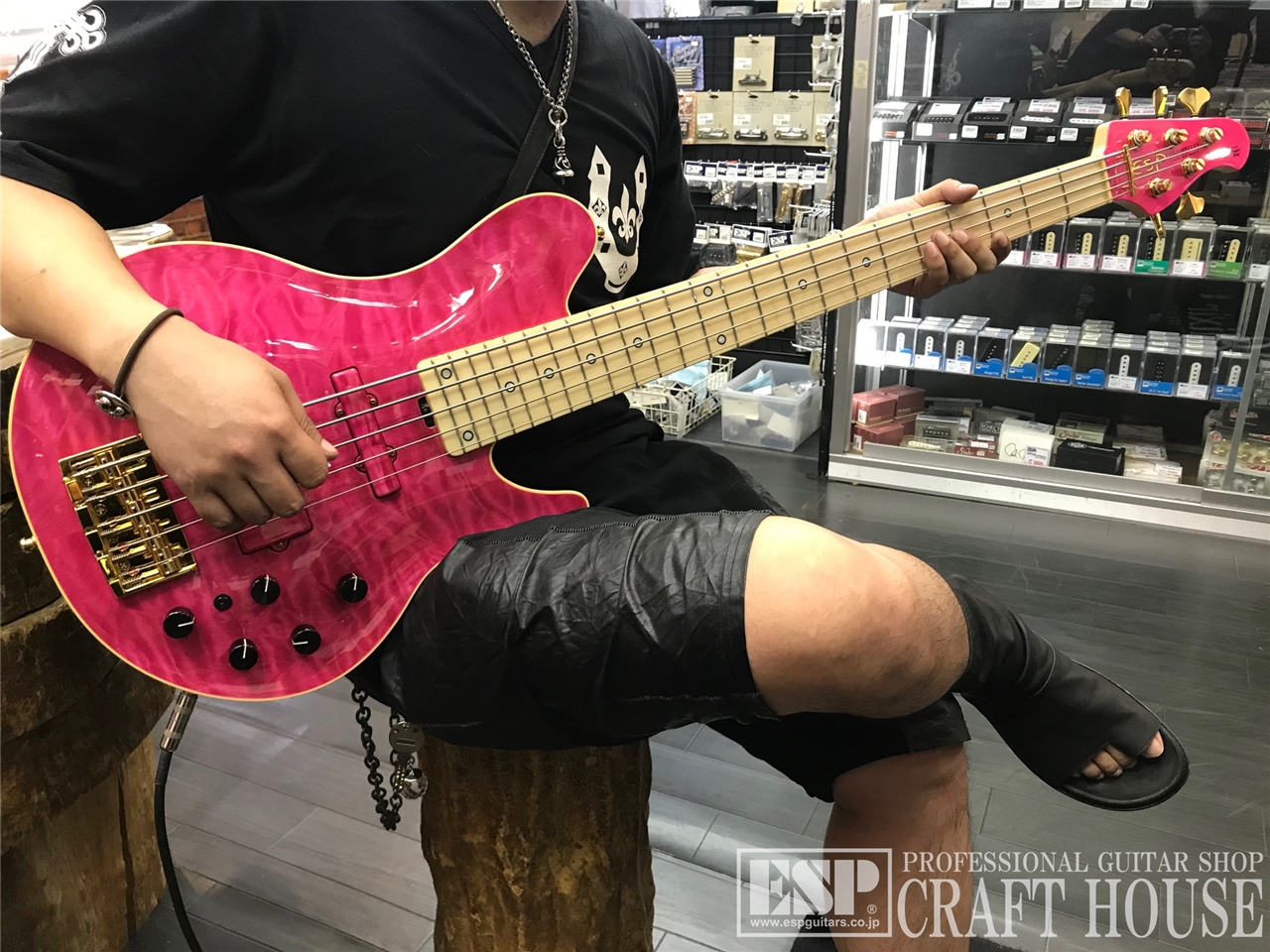E-GLAMBELLY　tetsuya　ESP EDWARDS　5弦ベース GLAMBELLY | ESP GUITARS