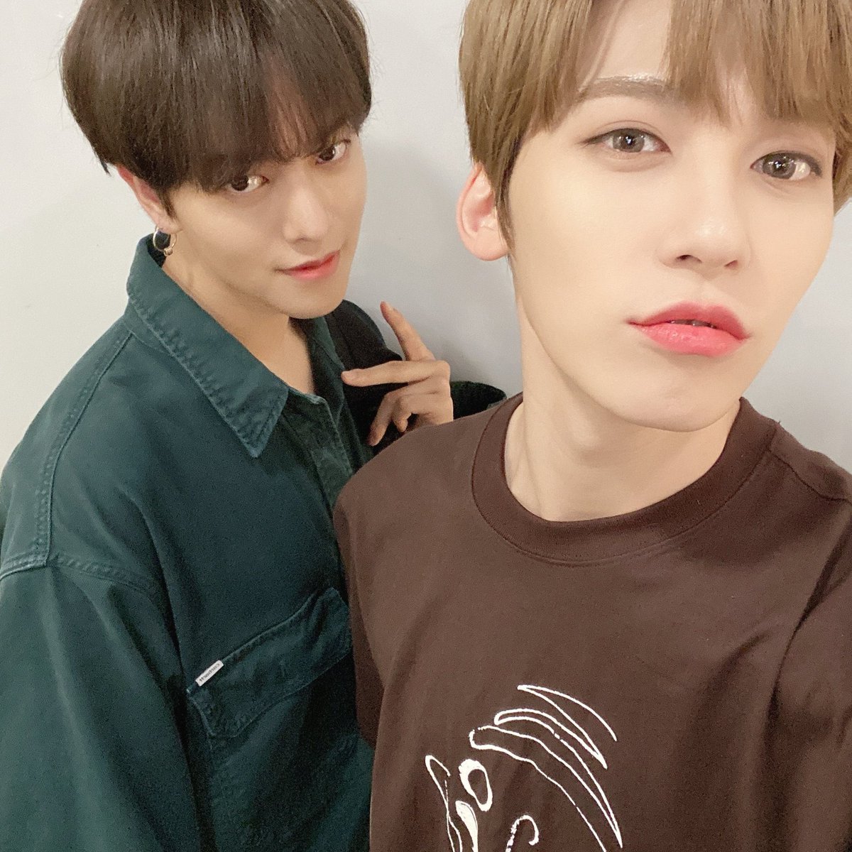 official_ONEUS's tweet photo. [#건희]
우리 뭐 거의 무슨 나무냐고 ㅋㅋㅋㅋㅋㅋㅋㅋㅋㅋㅋㅋㅋㅋㅋㅋㅋㅋㅋㅋ🌴🍂🍃🤎💚 https://t.co/8LJBujZwfK