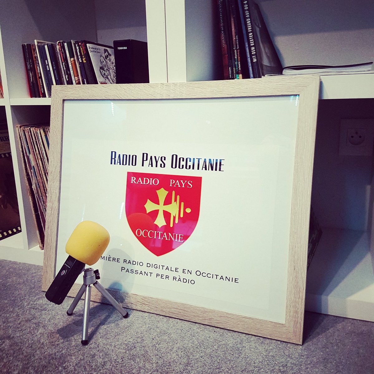 RadioWebDuSud's tweet image. Sur Radio Pays Occitanie retrouver dès à présent la matinale 6h 9h #horoscope #flash #programetv #meteo #sport jingle et musique sont au rendez vous