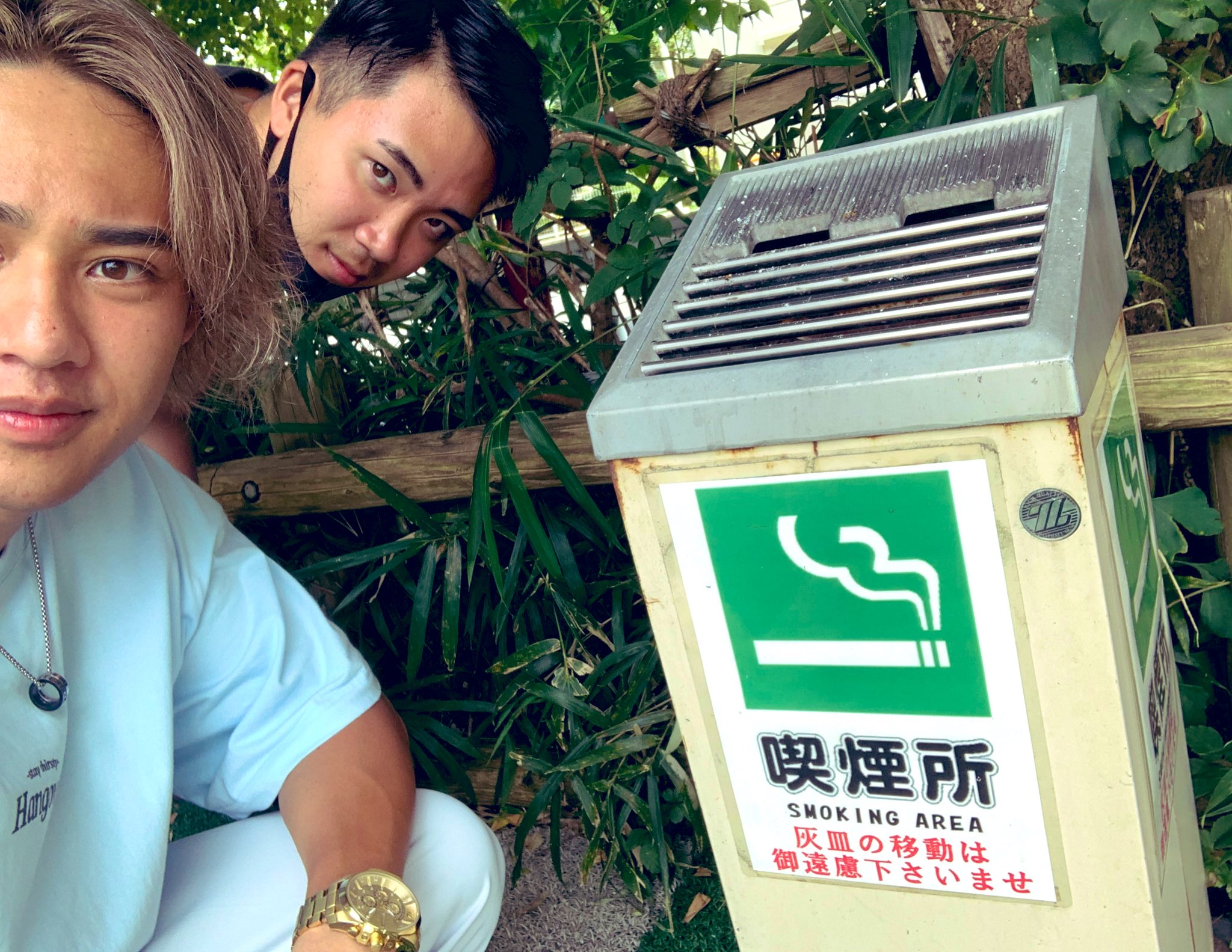 コムドット ひゅうが いい喫煙所だ 風当たりの強い世の中を耐え凌いで ゆっくり温泉使ったあといい眺めでたばこしばき回したいもんですねぇ T Co Uoztmezvpg Twitter