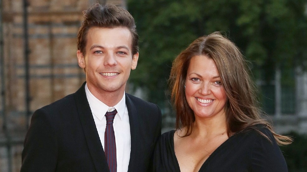 todays1dhistory's tweet photo. Today (August 10) in 2015 - Louis and his mum host the Cinderella Ball! 💗💗 https://t.co/t96byUncVg