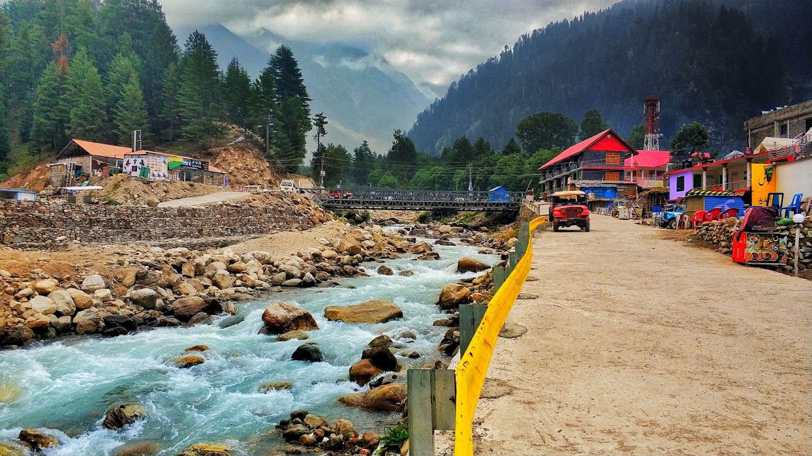 TripHubPK's tweet photo. #naran #kaghan @PakistanNature #triphub https://t.co/SRmeLEdaBr