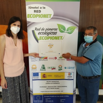 🏆 Congrats Ecopionet 🇪🇸 for wining the 2nd place in the #RIAwards2020 popular vote! It provides a knowledge exchange network to foster #collaboration around #organic #agriculture 🥈 #bioeconomy #RIA2020 @ecopionet Find out more about the project: 💻 bit.ly/2DGtSik