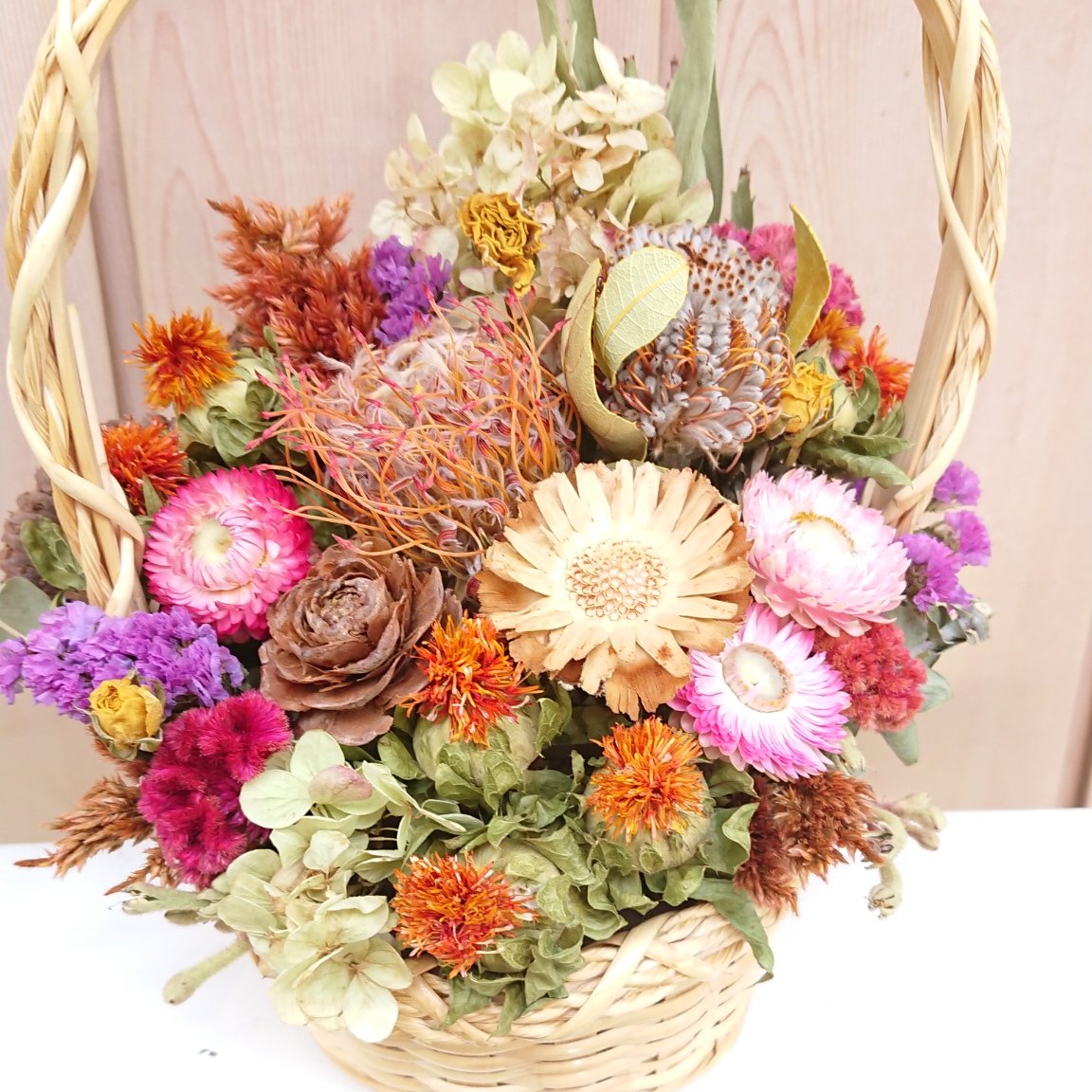 Flowerstory Hijiri On Twitter ピンクッションとバンクシアのバスケットアレンジ ドライフラワー フラワーアレンジメント 花のある暮らし 花好きな人と繋がりたい