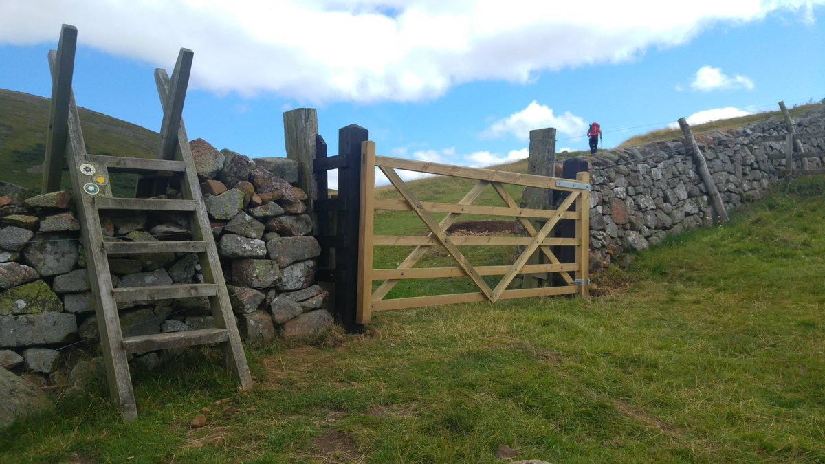 NlandRangers's tweet photo. Rangers were out last week to finish the gate on St Cuthbert's Way. @NlandNP #walking #longdistancepaths #Northumberland https://t.co/DPWIZLSrpq