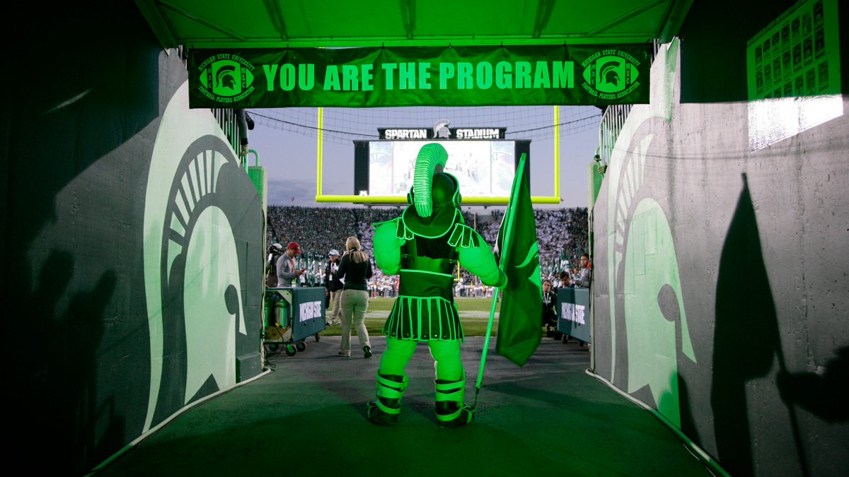 SpartyFans's tweet photo. College football players across nation unite with season on brink: #WeWantToPlay https://t.co/FC8O5xKTSB https://t.co/CcmYY8PNZl