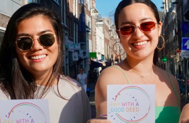 uitinAMS's tweet photo. Betaal met een goede daad: in augustus kun je in de Haarlemmerbuurt bij diverse winkels betalen door een goede daad te verrichten! Meer info: https://t.co/7UWqPp2kDA https://t.co/E7TtNQOmhU