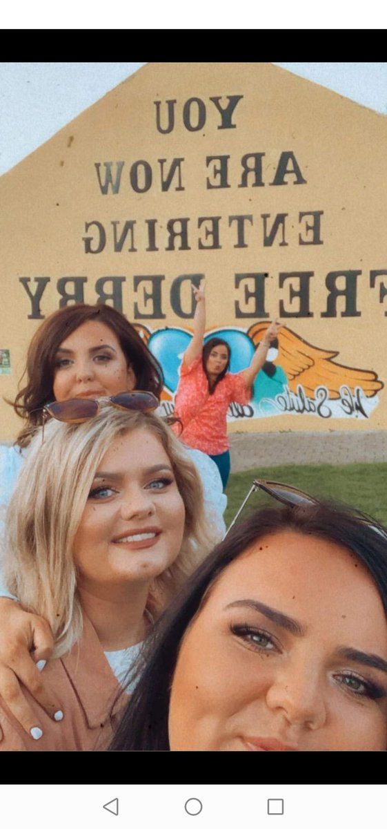 JessicaMackey_'s tweet photo. Was so happy to get to see the derry girls wall😊 @JamieLeeOD Derry is so beautiful 💛 https://t.co/6YM0vBtRyu