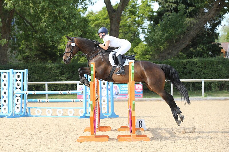 Alice_Tilley's tweet photo. Eventually managed to start our 2020 season over the weekend taking home 2nd Place at the Cherwell Combined Training. Will take a bit of getting used to the new protocols, but at this point we are just glad to be back out 👏🏻🥈✌🏻 https://t.co/UQywifa7q1