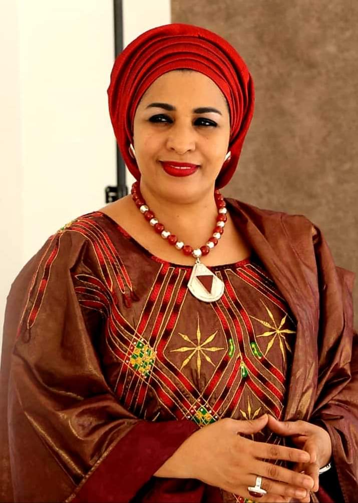 Je condamne l'attaque terroriste lâche et barbare perpétrée hier  dimanche dans la paisible localité de Kouré.En cette circonstance douloureuse pour tous, j'adresse mes sincères condoléances aux familles des victimes nigériennes et françaises.

Que le bon Dieu nous protège #Amine