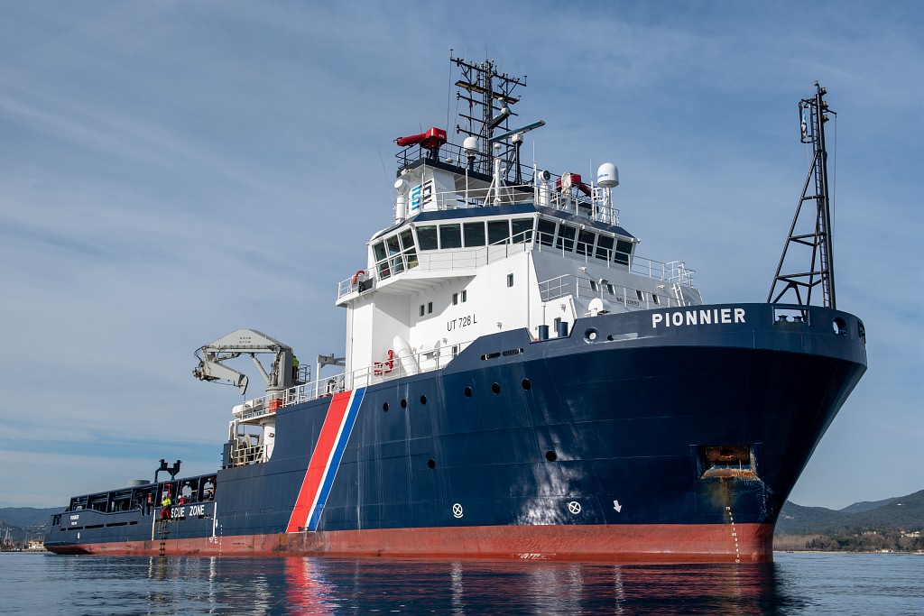#MarineNationale #MissionDeSurveillance : le Pionnier veille sur les eaux corses ! Cet affrété est arrivé en Corse hier pour réaliser une semaine de patrouille le long des côtes. Il a pris la relève de l'Abeille Flandre, présente sur zone depuis une dizaine de jours déjà ⛴.