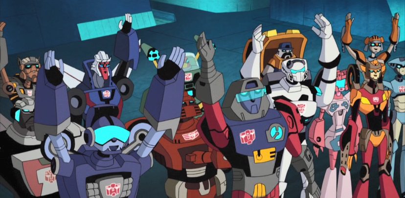 青空 Tf 特撮 映画 アメコミ人生 トランスフォーマー アニメイテッド でのサイバトロン星に登場するモブキャラやオートボットの最高評議会本部やエリートガードの基地はファンなら思わずニヤリとするものばかりでお気に入り アニメイテッドはｔｆファンに