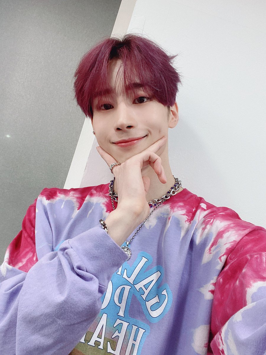 VICTON1109's tweet photo. [#한승우]
경🎊 우리 우야 솔로 데뷔 🎊축

8월 10일, 승우의 첫 솔로 앨범
[#Fame] 이 드디어 세상에 나왔습니다!

청순부터 섹시까지 다 하는 올라운더
승우의 #Sacrifice 많은 사랑 부탁드리며💚💜💙
앞으로도 퐈이팅 넘치게 우야와 달려봐요🔥

#VICTON #승우 #SEUNGWOO
#새크리파이팅👀🖐💜 https://t.co/j8MrB8stHc