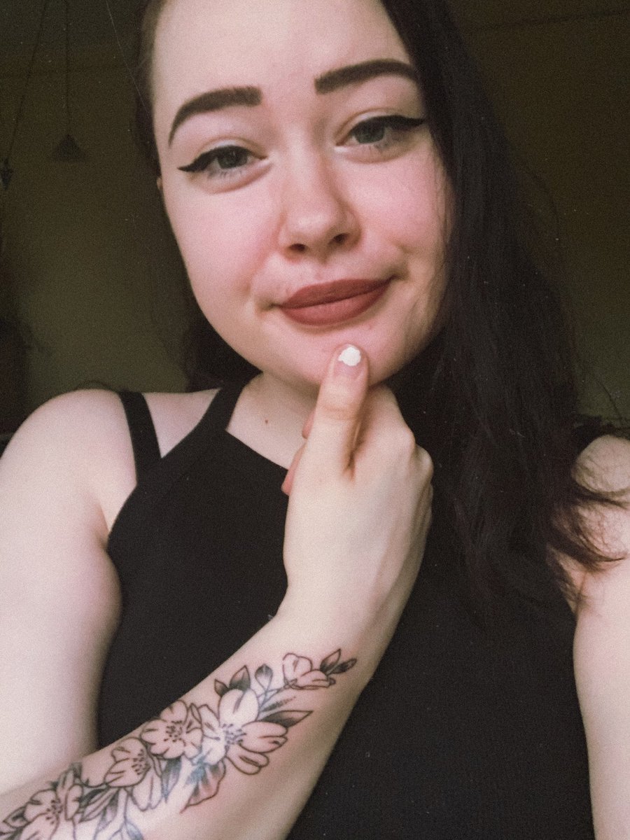 ofsavagism's tweet photo. // hi it’s my birthday. I’m posing awkwardly to show off my new tat. https://t.co/dezvfAUEGN