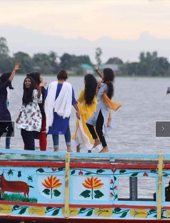 moniakterbd's tweet photo. আধুনিকতা!!
এই জন্যই ট্রলার ও নৌকা ডুবে যায়!!

পিকনিকের নামে এসব অনাচার পানি সহ্য করতে পারে না😪😪

দেশ ব্যাপি শোকের বন্যা বসানোর আগে আপনার মৃগি রোগে আক্রান্ত প্লাস্টিকের পোলা মাইয়া গুলারে সাবধান করুন। https://t.co/Gwf4k3oom3