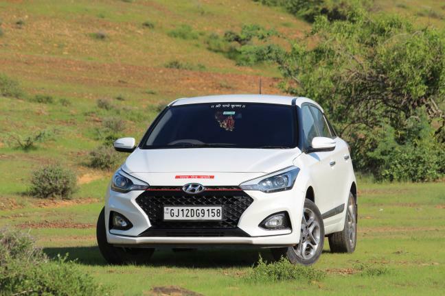 Clubi20C's tweet photo. #hyundai#i20#i20modified#hyundaii20#i20elite#modified#modifiedsociety#elitei20#hyundaiindia#i20india#modifiedcar#modifiedi20#spoilers#subwoofer#magwheels#alloy#alloywheels#cleanculture#alterations#headlamp#taillamp#exhaust#caraudiosystem#carwraps#ledlights#decor# https://t.co/eJh370xIqe