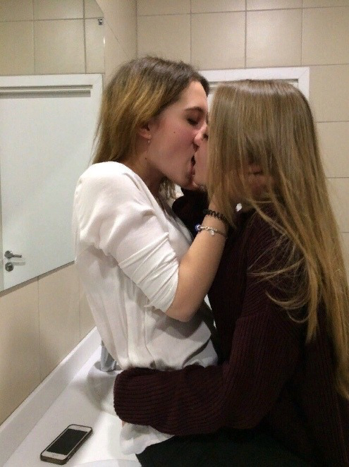 GIRLSWITHGlRLSS's tweet photo. https://t.co/KcJbfkYK9m