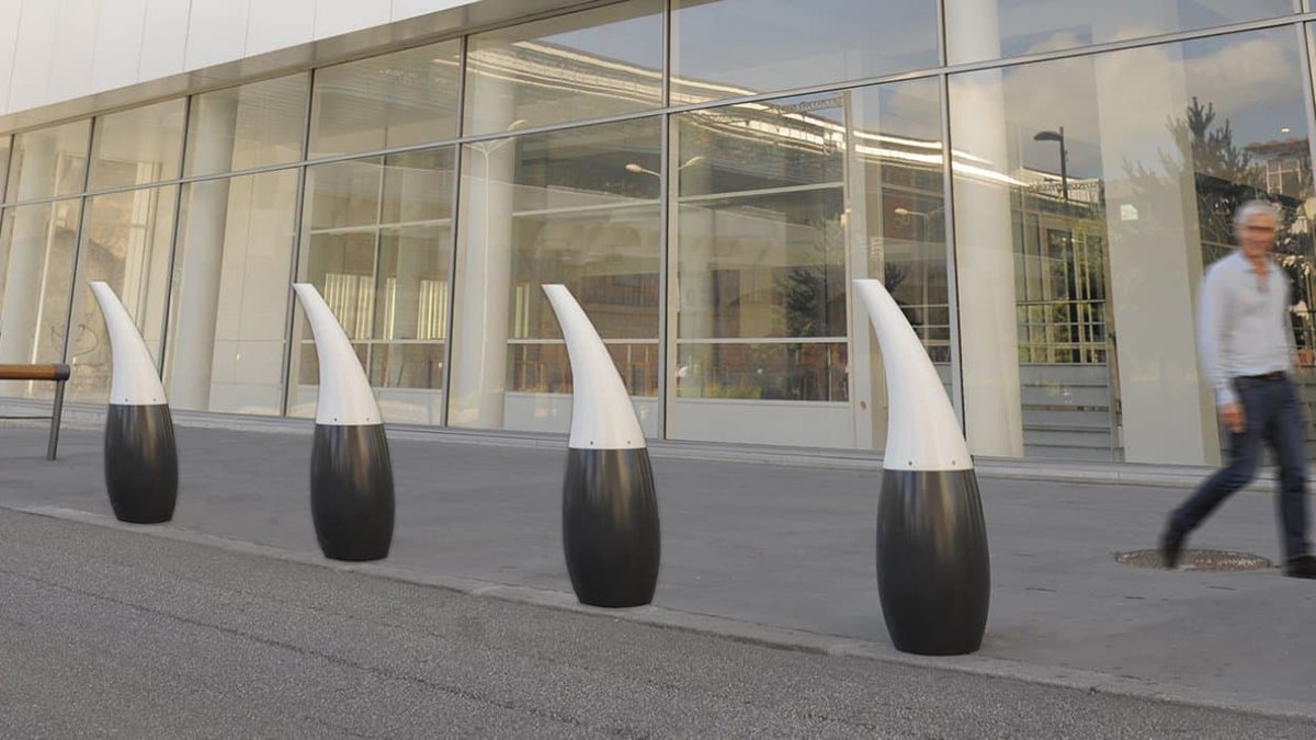 Security By Design ? @LBAbarriereAuto se met au défi de concilier sécurité et bien-être en ville. Les bornes Miss Hyde sont sécuritaires, anti polluantes et non-anxiogènes. À lire au chapitre "Ville protectrice" de notre 1er Cahier 👉bit.ly/2VH1rrm