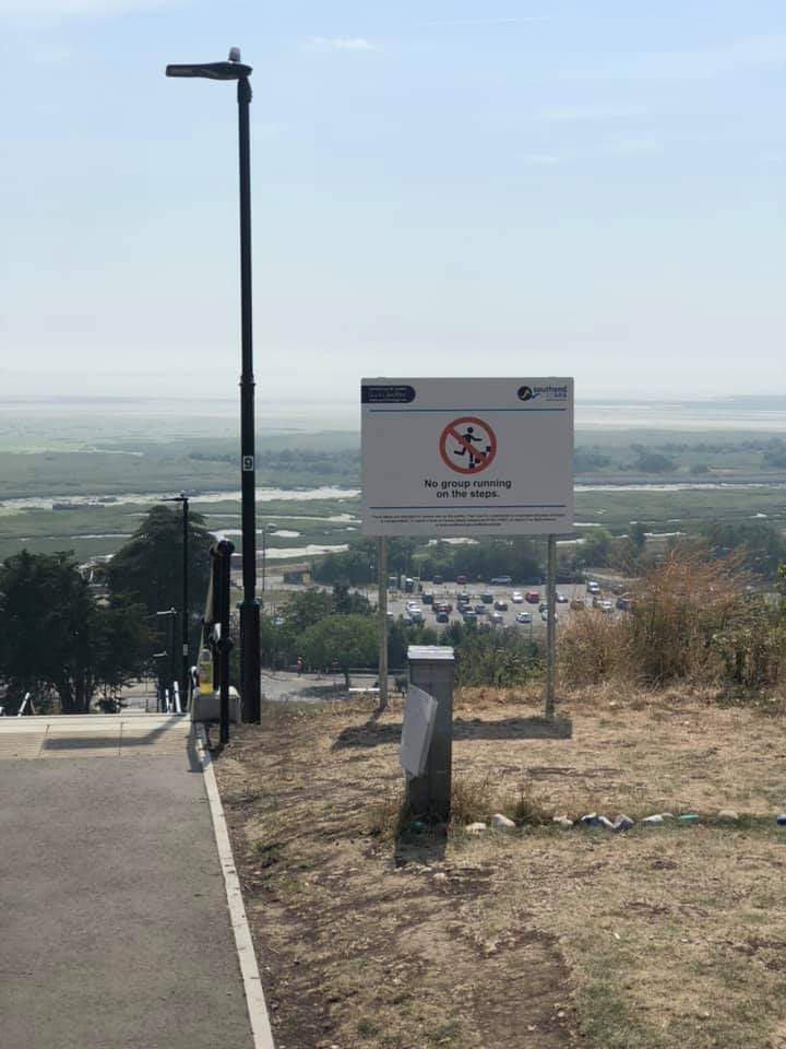 OaktreeVeganRestaurant tweet media