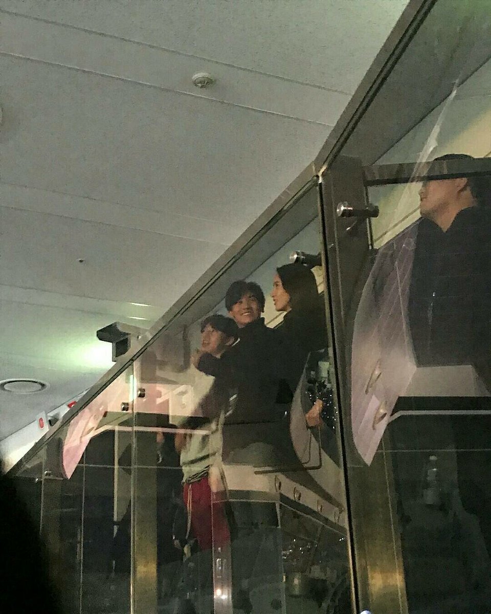 171210 Yoona was spotted @ BTS Wings Final in Seoul along with Park Seojoon and Hyungsik 