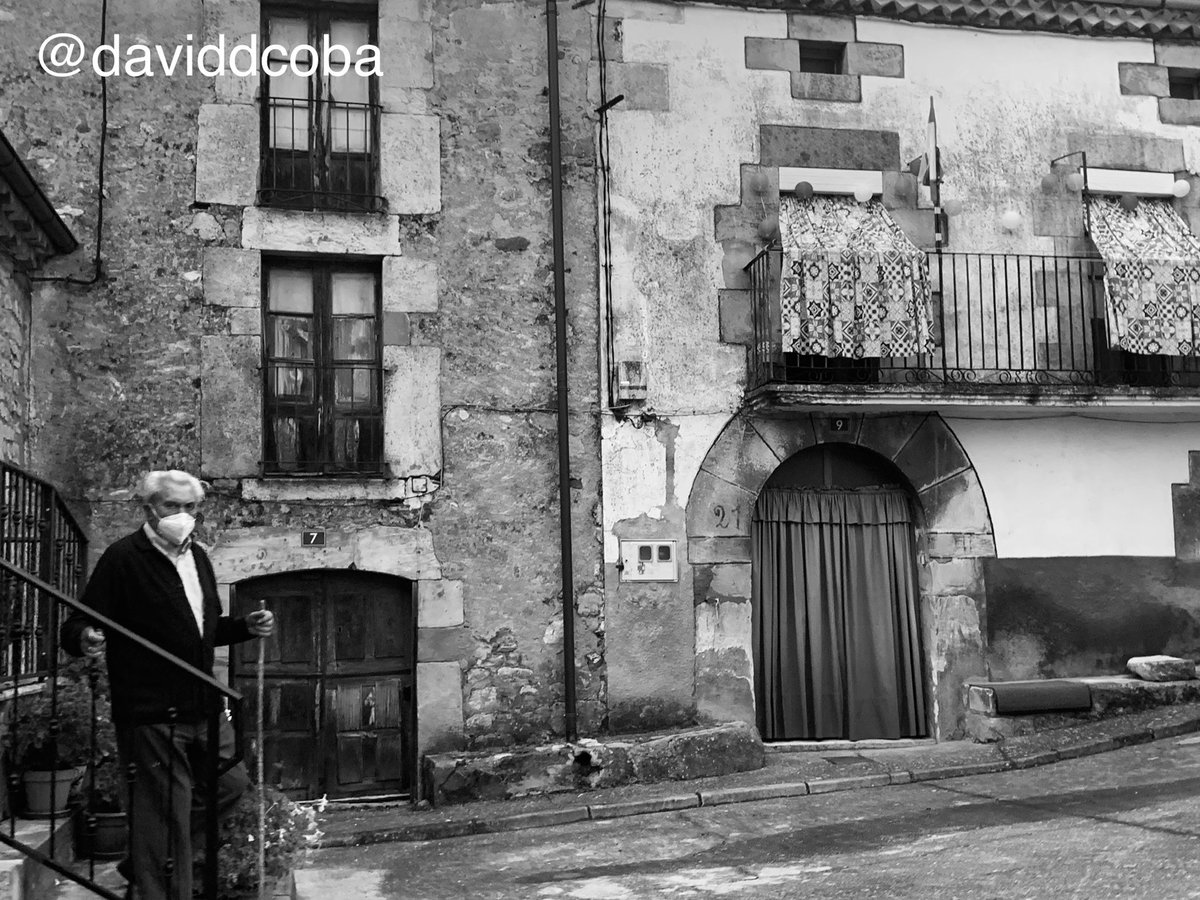 Daviddcoba's tweet photo. Han vivido mejores y peores tiempos que estos que les tocan vivir. 10 Agosto de 2020 en un pueblecito cualquiera de la demanda Burgalesa. https://t.co/KxXB9WJBfG