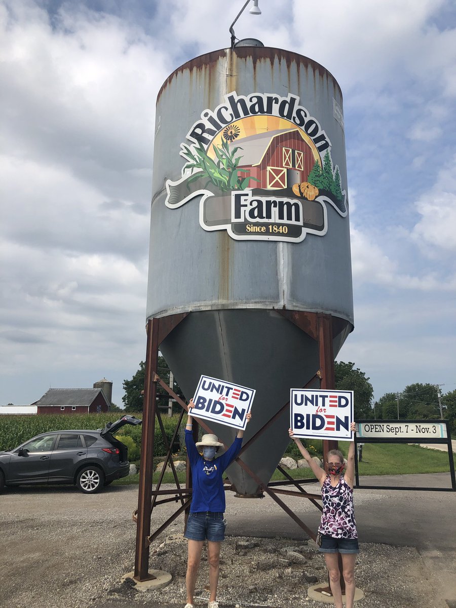Grandma Lfg Bidenharris2020 On Twitter Does Joebiden Like Cider Donuts And Corn Mazes I Bet He Does Got Some Ilsigns Signsacrossamerica From Bodhimomma8 This Weekend On To Milwaukee This Week Unitedforbiden Wewantjoe