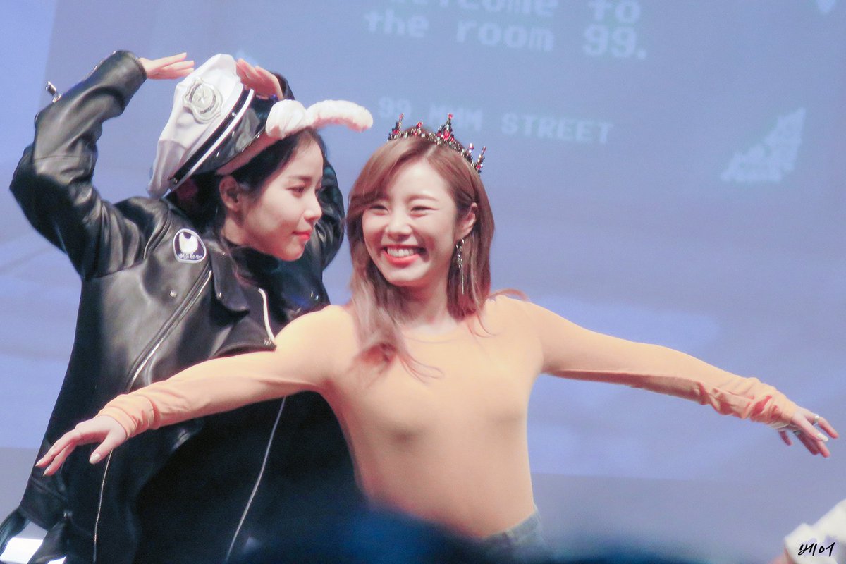 dolphwheein's tweet photo. หนูไม่ได้เป็นคนจีบ หนูแค่เอาตัวเองไปอยู่ในที่ที่เปิดโอกาสให้เค้าจีบ 
- ฮวีน วิโอเล็ต, 2020 https://t.co/7gxSFtbZuY