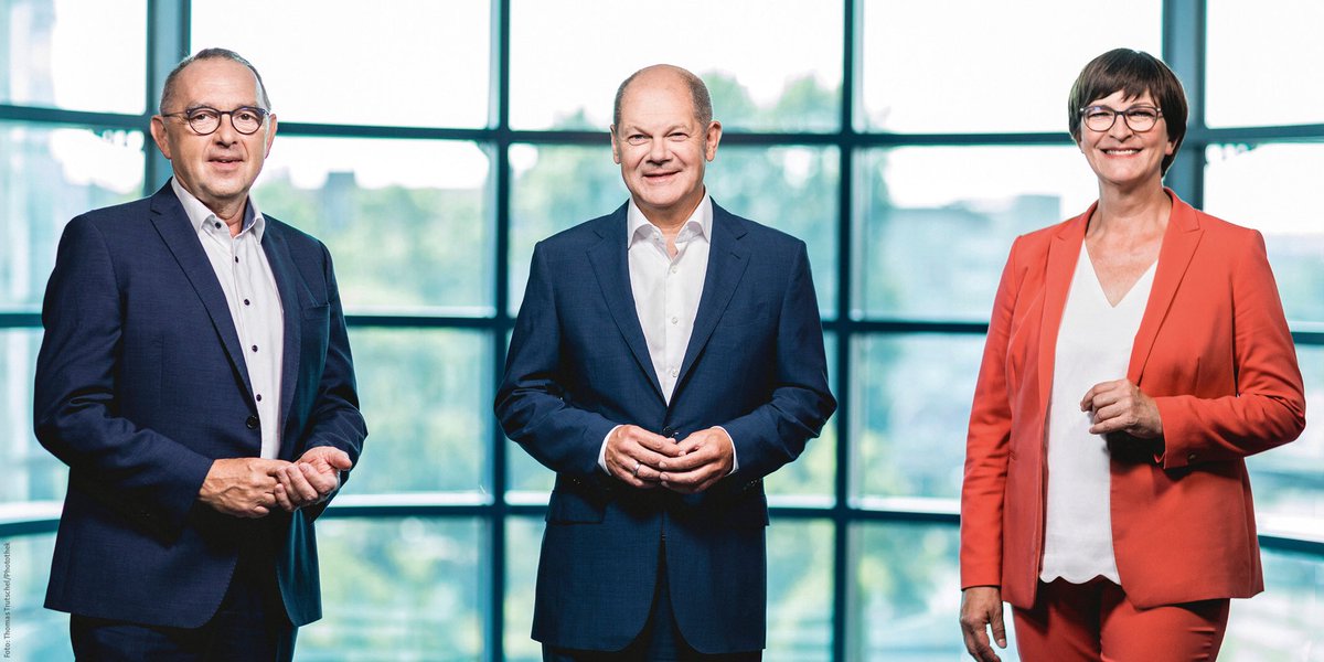 Jetzt ist es raus: Auf Vorschlag unserer Vorsitzenden <a href="/EskenSaskia/">Saskia Esken</a> und @NowaboFM haben mich Präsidium und Vorstand der <a href="/spdde/">SPD Parteivorstand 🇪🇺</a> gerade einstimmig als Kanzlerkandidaten nominiert. Ich freue mich auf einen tollen, fairen und erfolgreichen Wahlkampf in einem starken Team. #KK_SPD