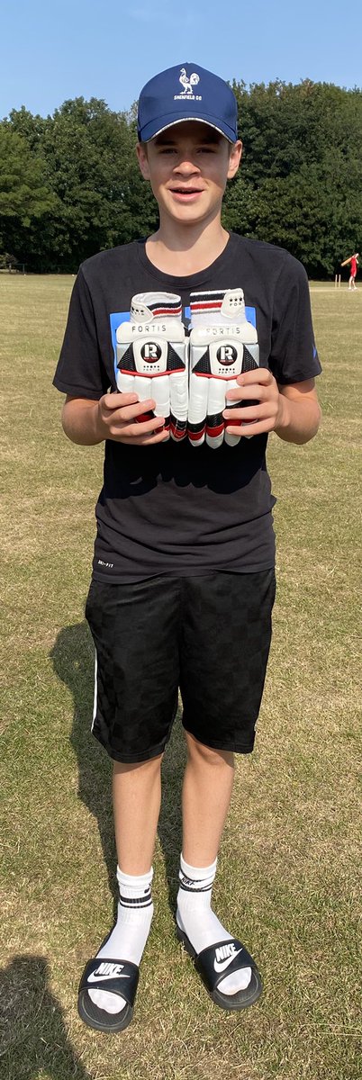 This young man scored his first ever Century on Saturday. A fantastic knock. He has never used <a href="/rollins_uk/">Howard Rollins Sports</a> equipment before. Is it a coincidence? We think not! Well done Evan... #trainlikeaproplaylikeapro