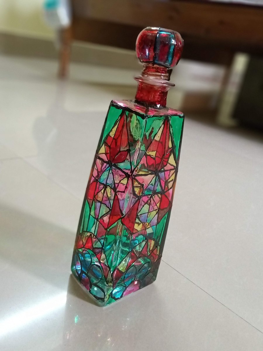 PrangyaSahoo9's tweet photo. Glass painting on this bottle for #BottleTwitter https://t.co/ng86Huy7du
