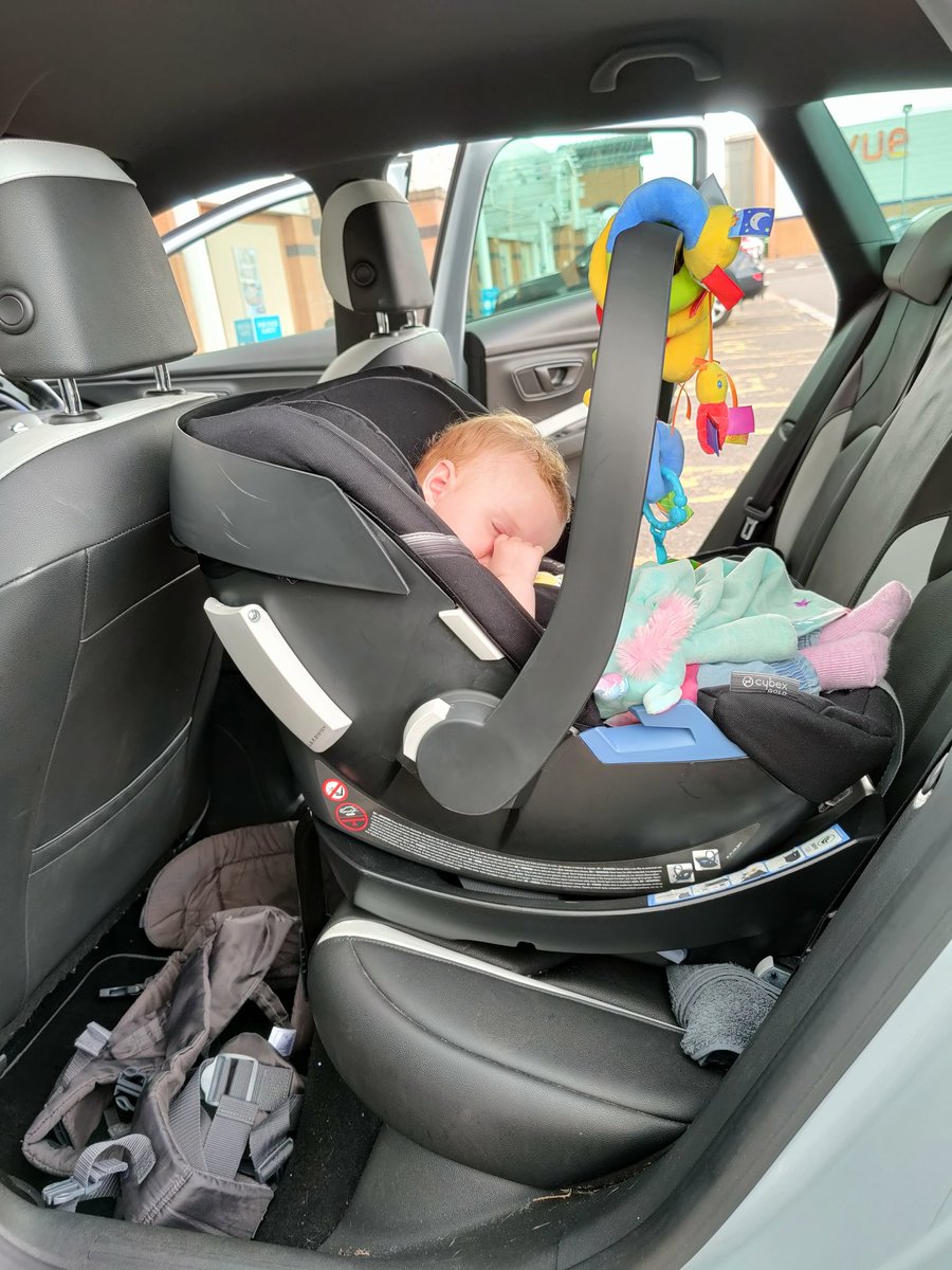 Anyone else have serious issues with <a href="/cybex_global/">CYBEX GLOBAL</a> and there isofix?Their answer is to just pop a towel under it? While my babies head dangles forward? I put a towel like they said...now there saying it's the headrest although the headrest is as high as it will go &amp; the straps.