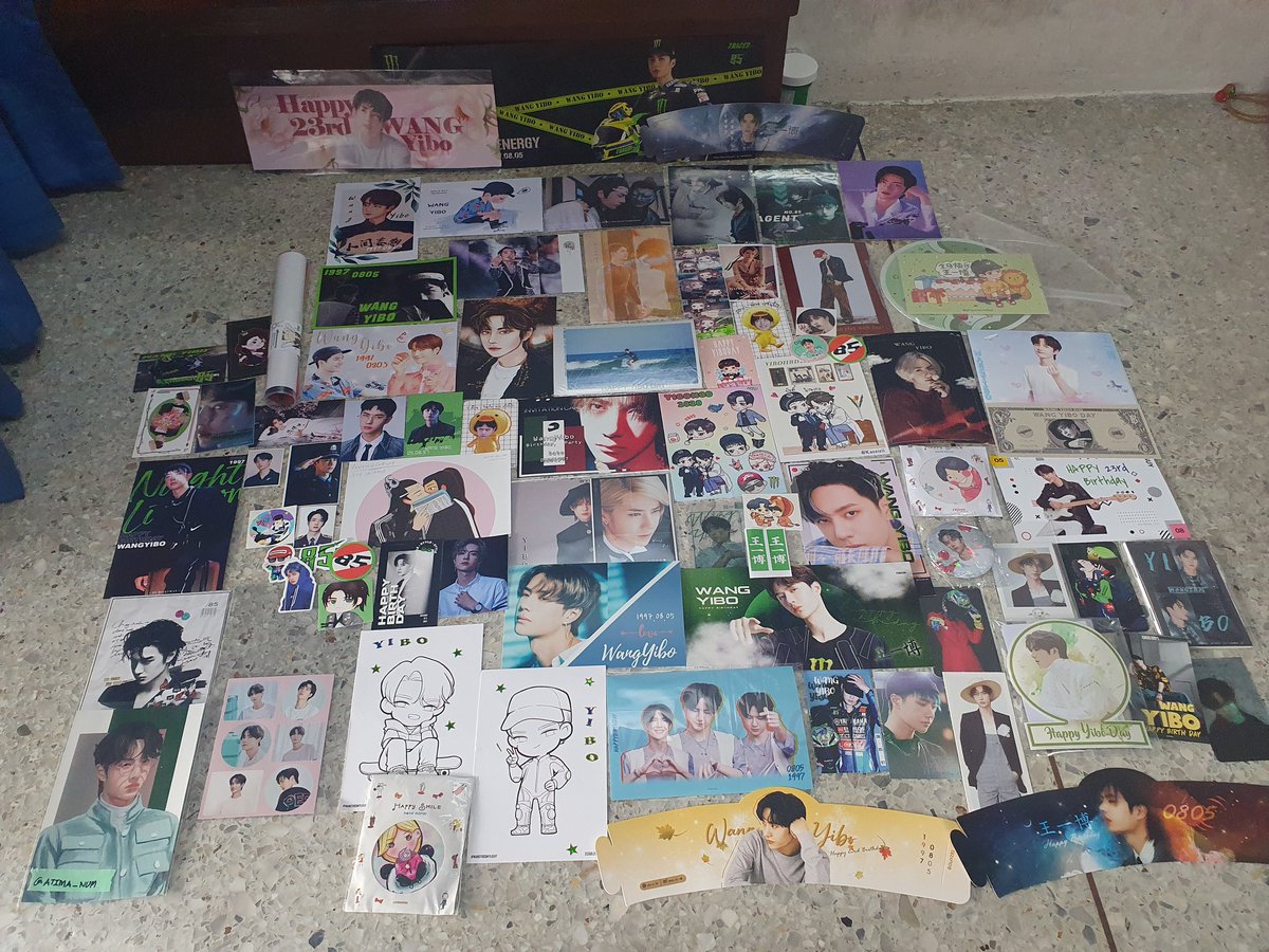 orangeza1402's tweet photo. ของที่ได้มาเมื่อวานทั้งแลกและทั้งแจก...ขอบคุณทุกคนมากค่ะ
#FALLINLOVE0805 
#0805LeotwinBDAY 
#WangYiBoMyLight https://t.co/AKlzeMIL8i