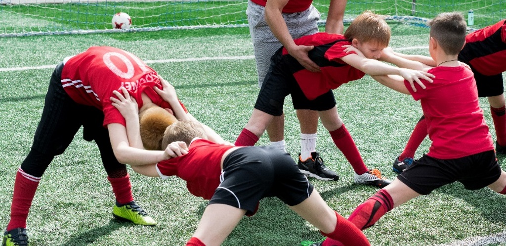 The latest to feature in our Talking Talent video series is <a href="/GBHockey/">Great Britain Hockey</a> Strength and Conditioning coach <a href="/Murray_Barratt/">Murray Barratt</a>, who offers advice on why warm-ups are an important part of every session, with practical examples coaches can use to engage their group

bit.ly/3ikAmT9