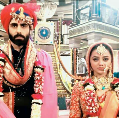 PutriShah3's tweet photo. Vansh Riddhima❤ @OfficialHelly7

#ishqmeinmarjawaan2
#hellyshah
#rrahulsudhir https://t.co/HpcFiA14Rb
