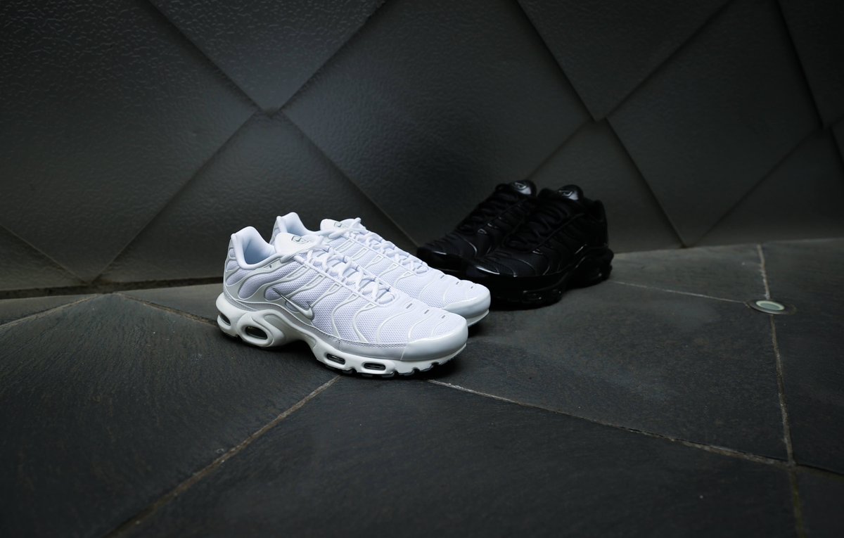 Atmos En Twitter Now On Sale Nike Air Max Plus メンズナイキエアマックスプラスが 1998年のデビュー時からフレッシュにアレンジされて再登場 T Co Kjalowgzye