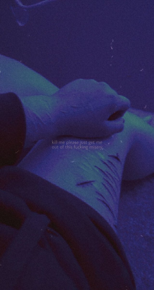 bluelightbones's tweet photo. do u ever just feel like a pig thats been scored and cut open multiple times? same 💫😼 #selfharmtwt #shtwit https://t.co/HjX1uqOaRR