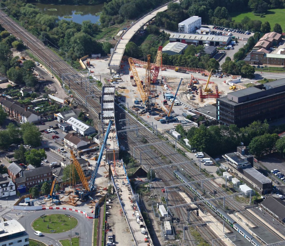 SteelMatHire's tweet photo. If you look closely you might spot @DAWSON_WAM @SteelMatHire mats supporting some of the biggest cranes in the UK, one of which is the Sarans 1,200t Gottwald AK 680-3. We've 12 of our largest 6.5m x 2.5m mats on this site assisting with the demolition of a 1960s concrete flyover. https://t.co/xOg6B3uieX