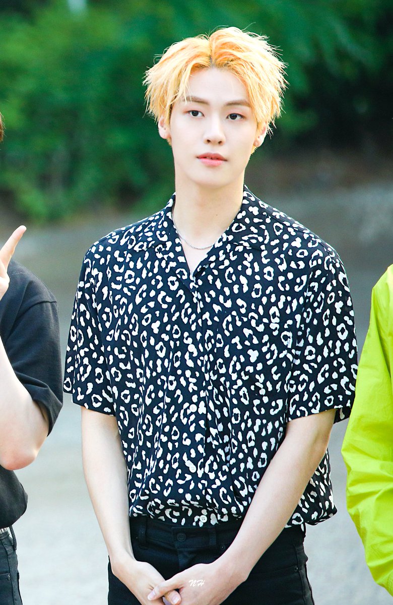 nonghyub's tweet photo. 190628 뮤뱅 출근

#엔플라잉 #이승협 https://t.co/fITTVDbiKs