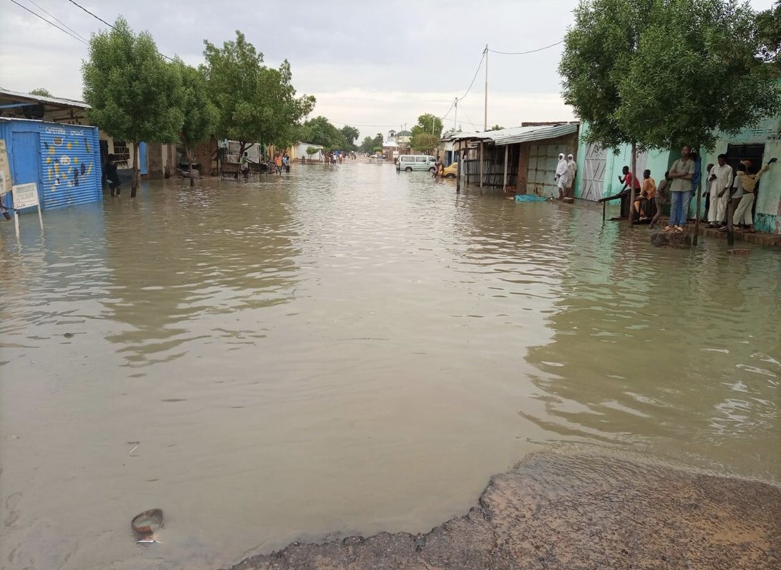 saleh_kebzabo's tweet photo. Quel est le coût réel de l’accoutrement dont va se parer Déby, estimé à des milliards? Est-ce acceptable pendant que les Tchadiens sont amassés comme des crapauds dans les “boutas” de N’Djamena. Jusqu’à quand allons-nous continuer à supporter l’humiliation et la pauvreté? https://t.co/ydMT1SwIMr