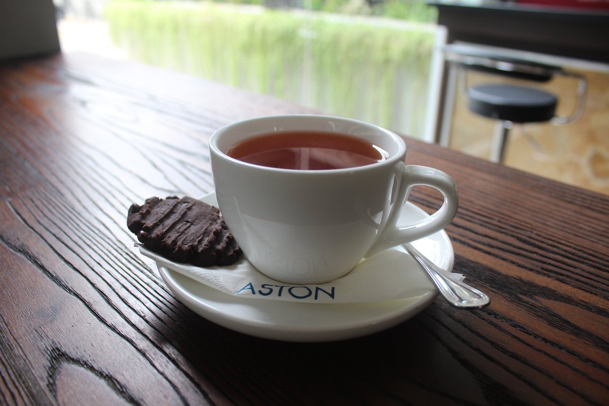 It's tea time! Enjoy the almost endless variety of teas at our Terrace Coffee.