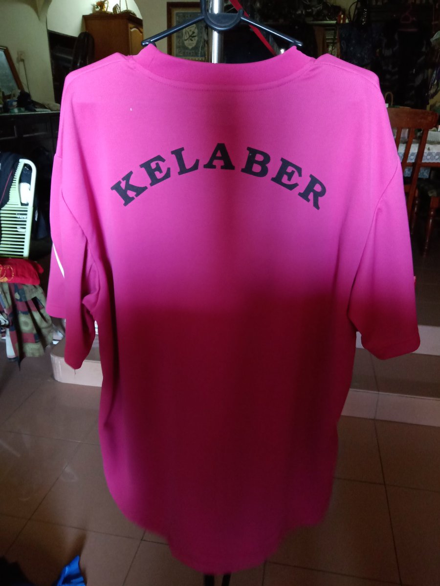 fadhleyMazlan's tweet photo. Nak jual pre love item, jersi ayam sc size 3L tak besar size sedang2 saja rm30 sahaja.. Bole whatsapp 010 2064220 #urgentsales https://t.co/hIa2lNjGAz