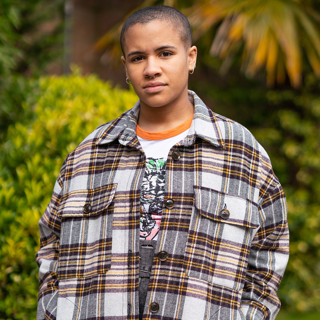 Hollyoaks's tweet photo. 📣 CAST ANNOUNCEMENT 📣 If you haven’t already, please give a very warm welcome to Ki Griffin (they/them, she/her, or he/him) who plays Ripley Lennox! 😍 We’ve already had the pleasure of seeing Ripley on our screens, and there's plenty more to come... Autumn 2020!❤️  #Hollyoaks https://t.co/abvLtiKAPz