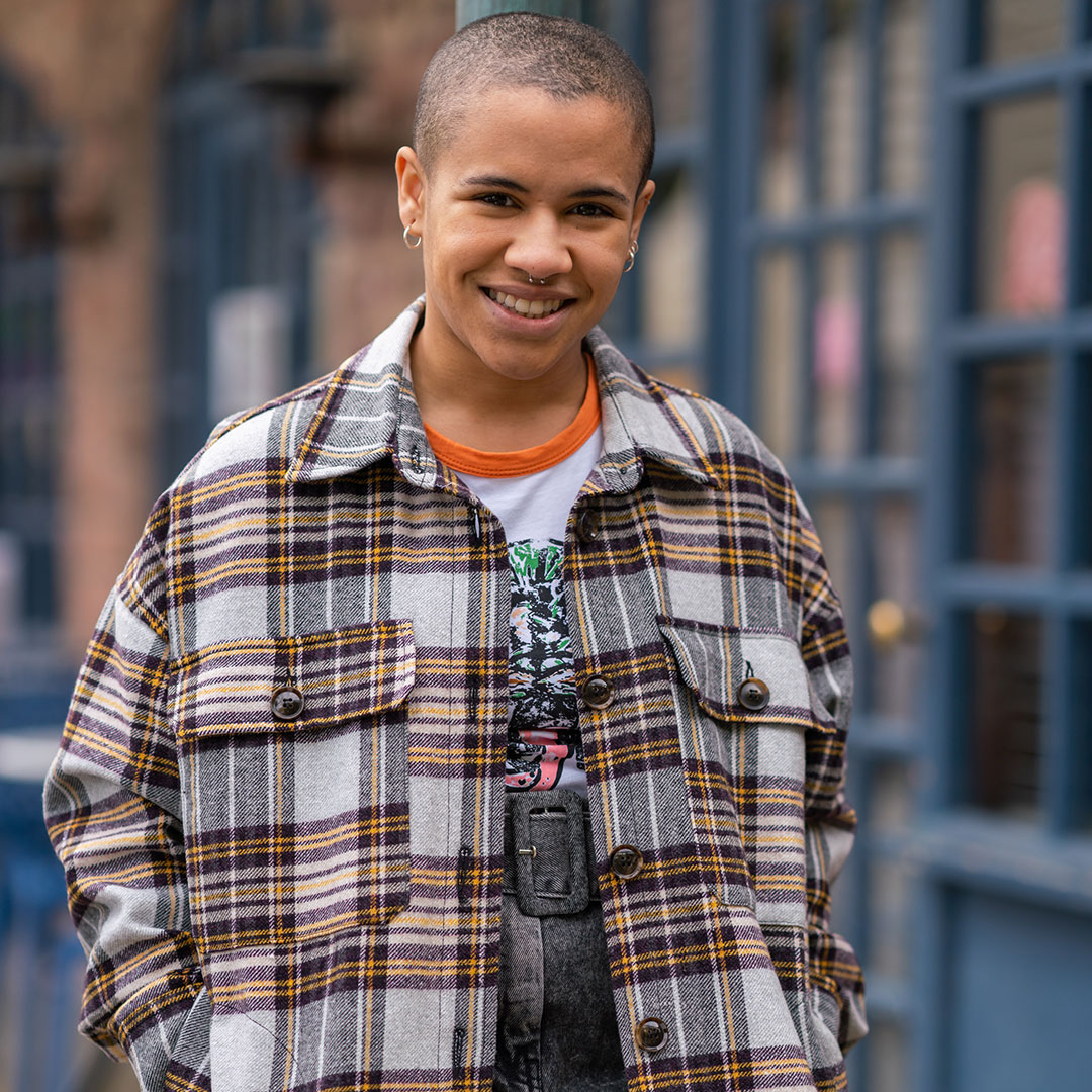 Hollyoaks's tweet photo. 📣 CAST ANNOUNCEMENT 📣 If you haven’t already, please give a very warm welcome to Ki Griffin (they/them, she/her, or he/him) who plays Ripley Lennox! 😍 We’ve already had the pleasure of seeing Ripley on our screens, and there's plenty more to come... Autumn 2020!❤️  #Hollyoaks https://t.co/abvLtiKAPz